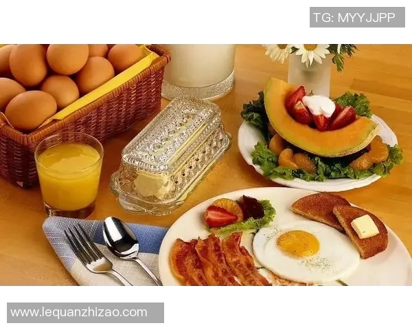 足球球星的日常饮食揭秘：从早餐到晚餐如何保持最佳竞技状态