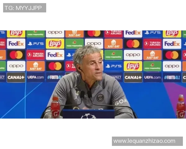 足球球星背后的朋友们：他们如何影响了球员的职业生涯与个人生活