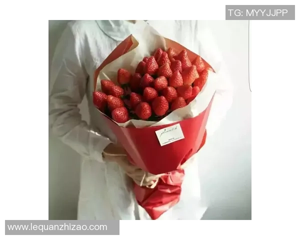 足球球星送花为爱表达心意 见证运动员温柔一面的浪漫时刻