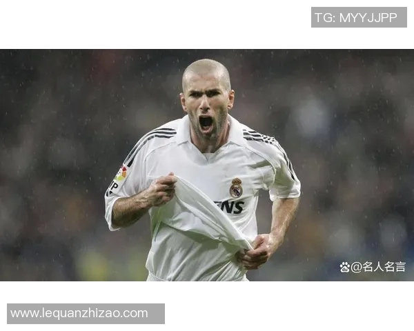 高清足球球星壁挂图精选 展现传奇风采 捕捉精彩瞬间的动感魅力